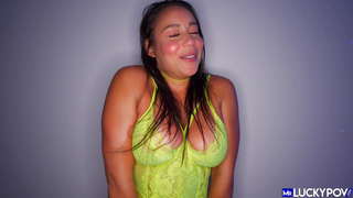 Creampie लागि मेगा गधा Latina Carmela क्लच