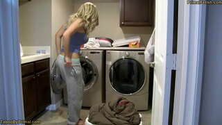 Менің өгей анам өгей әкеме біз блять деп айтпайды