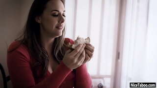 ���ामौत्तेजित होणे मीलफ मदर आय वुड लाइक Chanel Preston चोखणे लंड आला आणि fucked हार्ड