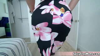 Хойд эх нь зарим асуудлууд Тэр nymphomaniac, тэр гаргагч гарахыг