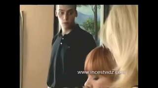 өгей ана мен өгей ұл туған күнінде доминантты өгей апайға барады