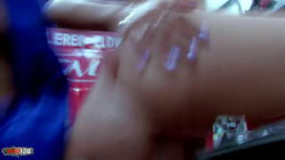 Ƽ�亮的漫画中的女孩性交和assfucked