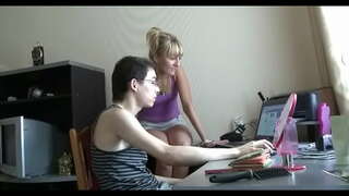 E poi prende il suo cazzo