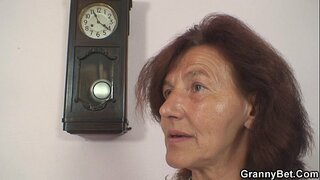 Koud fin vye granmoun granmè ak ti gason