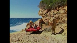 .קאַם 4752627 העלען דווואַל 3 רופן גערלז דינסט