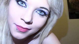 Ыстық сексуалды қыз Дрочить тілі