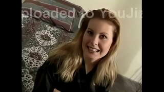 Lehmityttö karvainen pillua lähietäisyydeltä