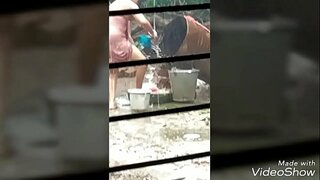 Vesnice bhabi ukazuje její polonahé tělo 2