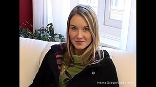 Eximius bellus flava visa literature nuda et ludit cum arta pussy