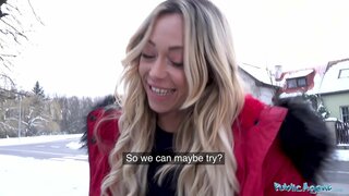 Publica Agens Europae sexbomb Jennifer Amilton sexus in corio toro