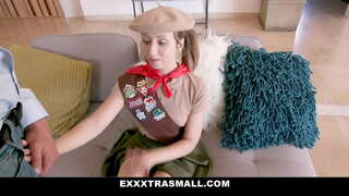 Exxxtra ትንሽ - Daphne ደረጃ ትልቅ cock
