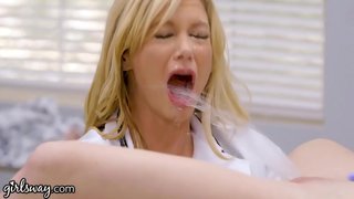 Жасөспірім Брызгает Барлық Ыстық және Грудастых Лесбиянок Докторы